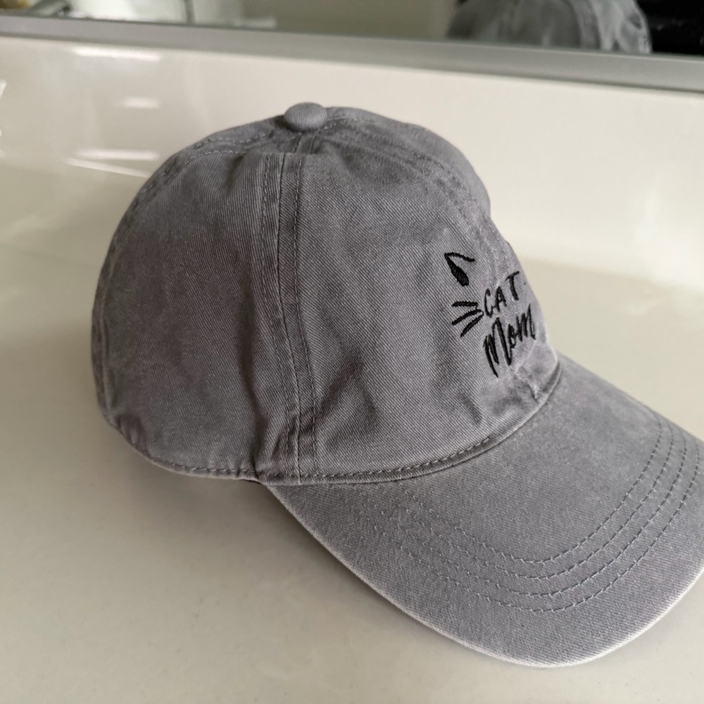 David and Young Cat Mom Cap in Gray - Picture 2 of 6